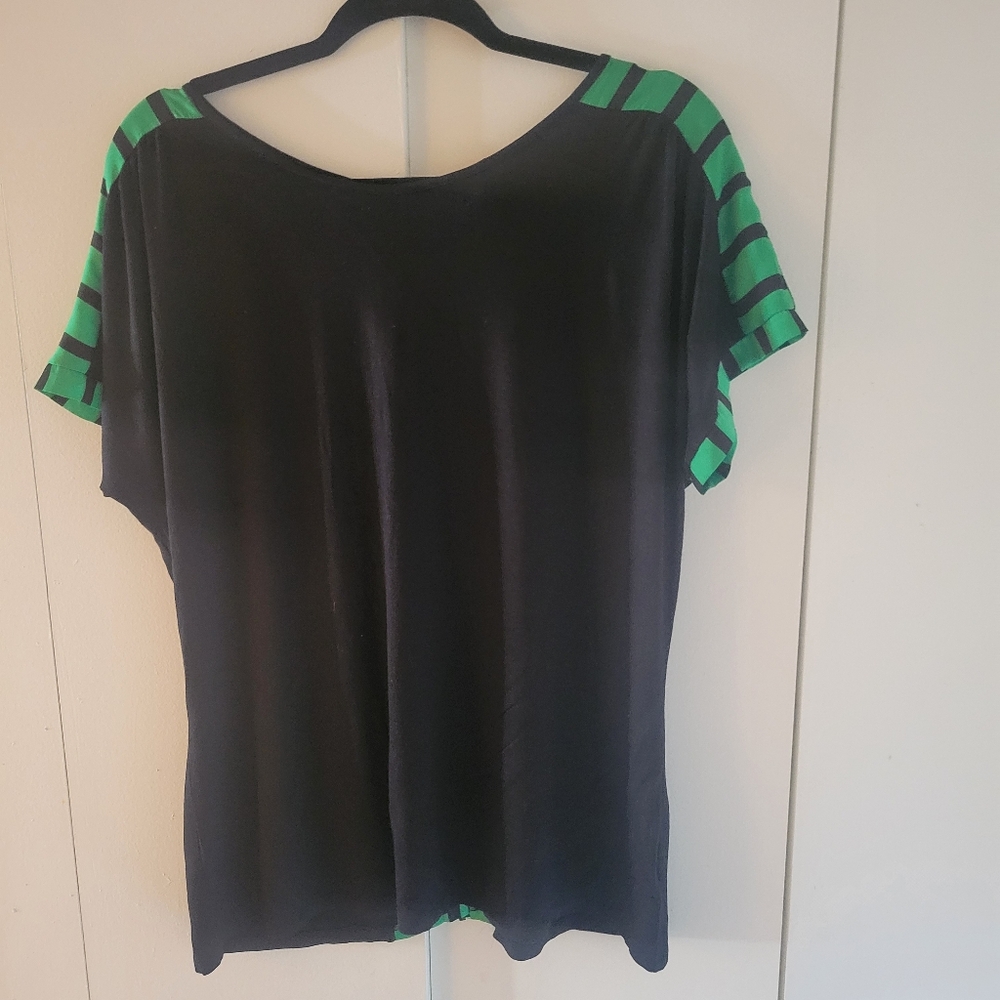 Worthington Black and Green  Sleeveless Tank Top